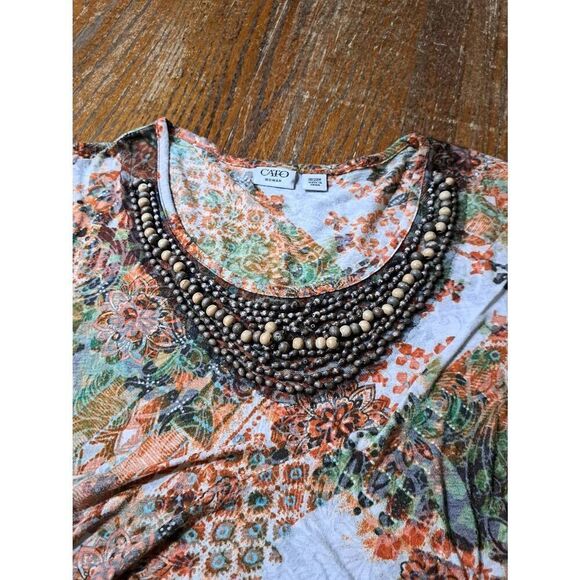 18/20W Cato Woman Short Sleeve Boho Floral Wood Bead Embellished Shirt Top - Picture 2 of 3